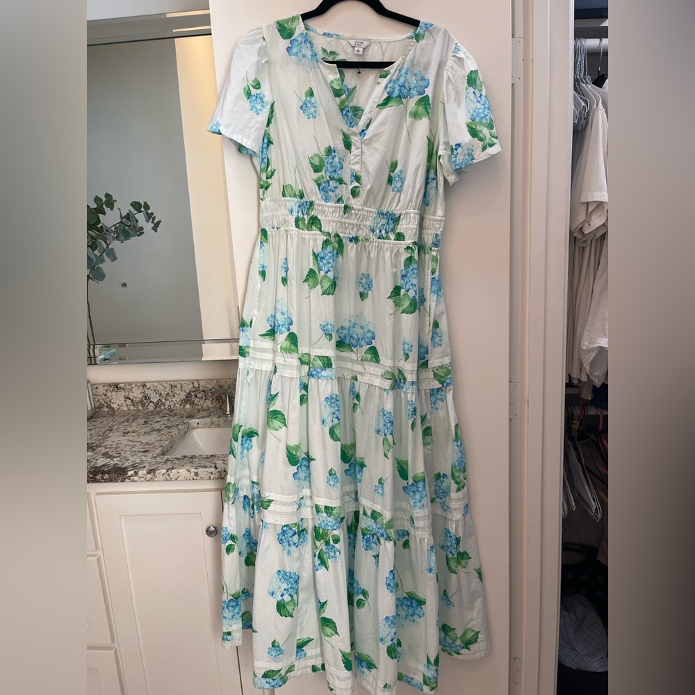 Crown & Ivy Hydrangea Maxi Dress flutter sleeve tiered size Large L - Picture 3 of 6